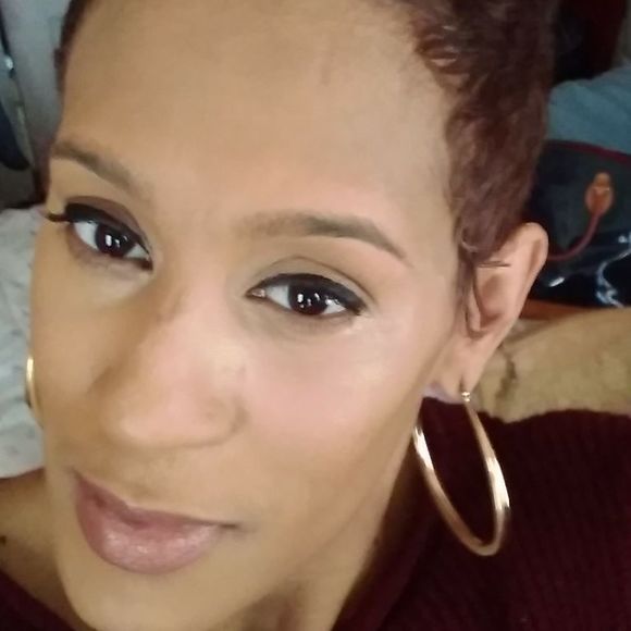 Meet your Posher, Tiffany - Picture 1 of 1